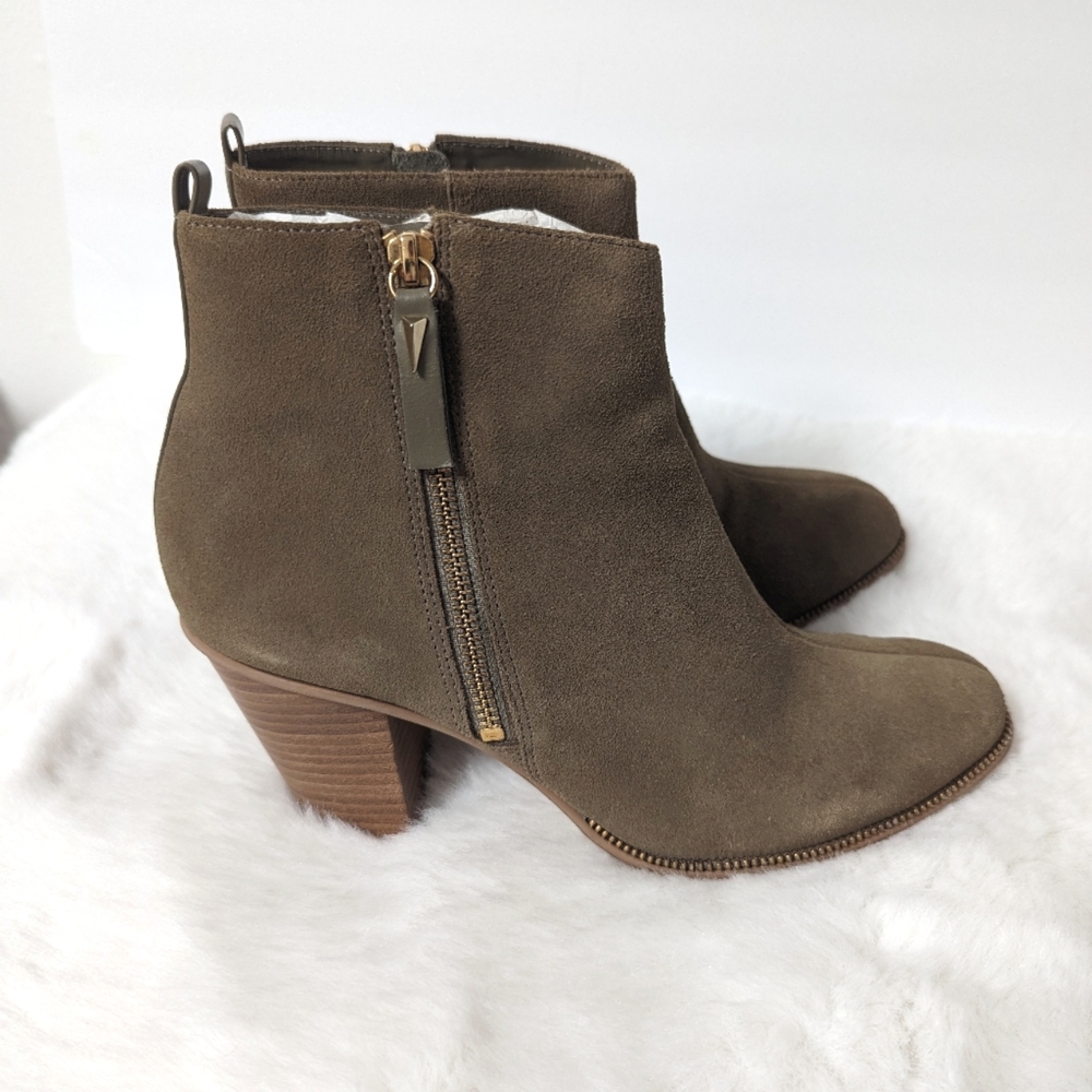 Anthropologie Size 9 Klub Nico Suede Olive Green Ankle Booties Zipper Detail